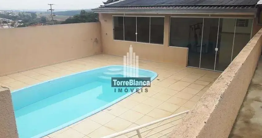 Sobrado com 3 dormitórios (2 suítes) e piscina à venda no Bairro Ronda