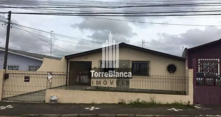 Residência com 2 quartos e edícula em Uvaranas