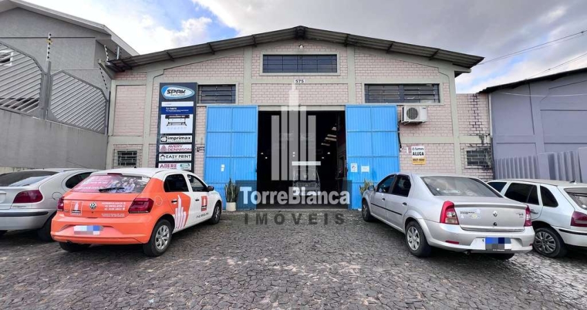 Galpão/Barracão para locação, 2 banheiros e 5 vagas, 375m², Oficinas - Ponta Grossa/PR