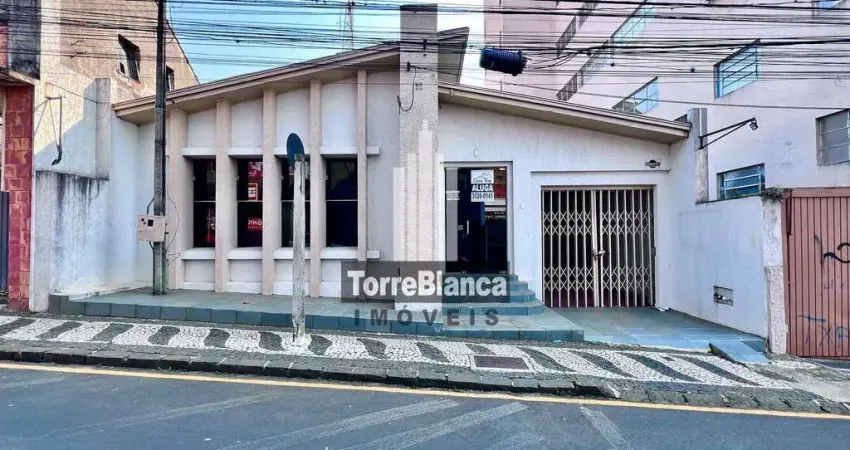 Casa Comercial para locação, 6 salas, 2 banheiros, 1 vaga de garagem, Edícula com cozinha, 300m², C