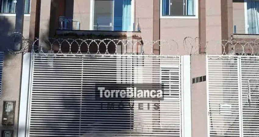 Sobrado à venda na vila liane, 3 dormitórios, suíte, churrasqueira e garagem