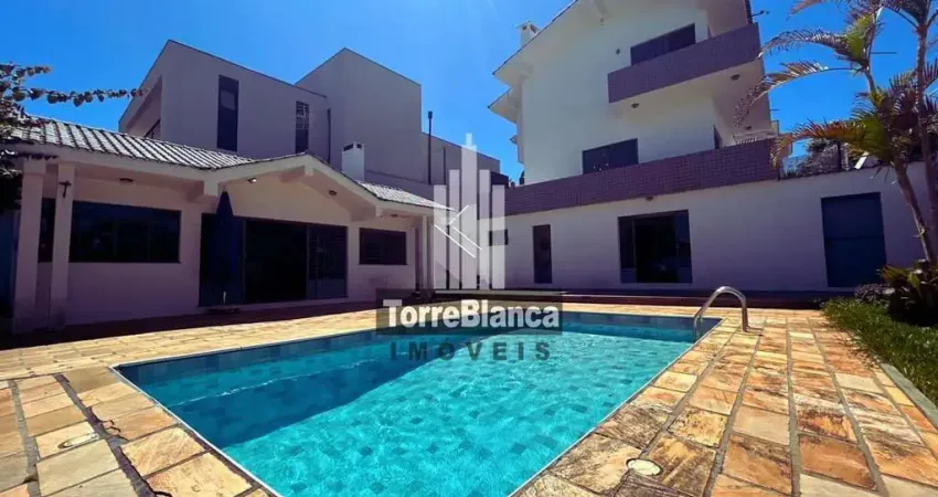 Venda e locação - sobrado de alto padrão com piscina, 3 quartos sendo 2 suítes, 5 banheiros, 4 vaga