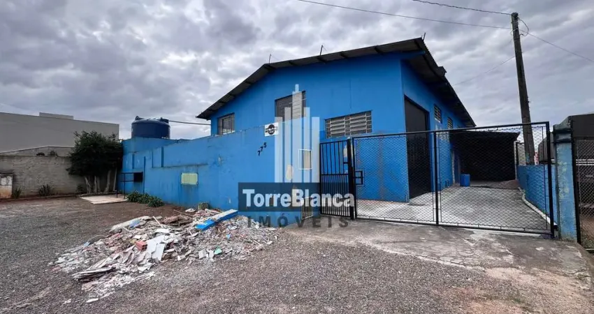 Depósito para locação, 520m², 3 salas, 8 banheiros, oficinas.