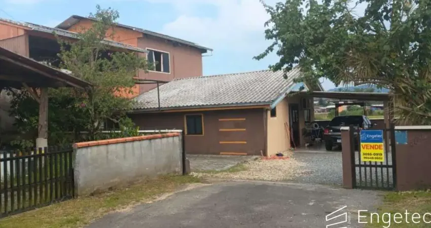 Casa com 6 quartos à venda no Centro, Guaramirim