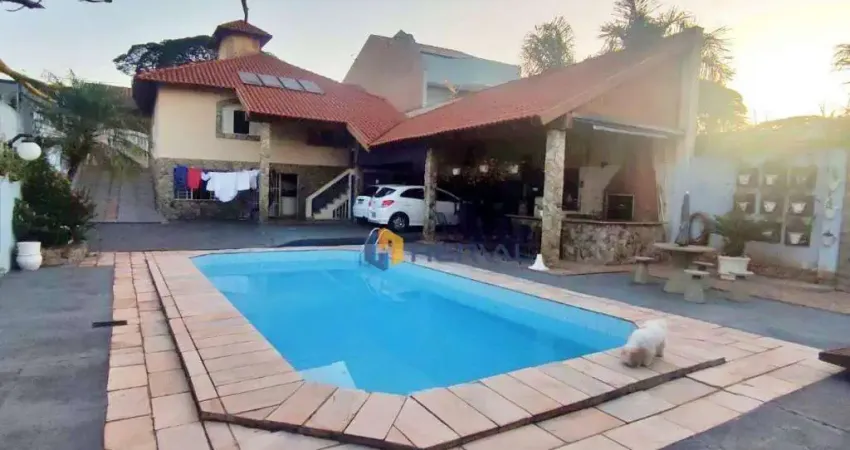 Casa  1 suíte + 3 quartos com Piscina à venda, 275 m² por R$ 990.000 - Vila Morangueira - Maringá/PR