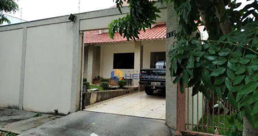 Sobrado com 4 dormitórios à venda, 210 m² por R$ 700.000,00 - Jardim Catedral - Maringá/PR