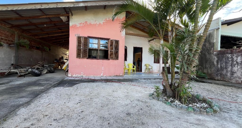 Casa com terreno inteiro