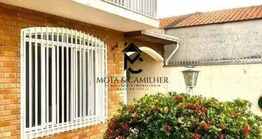 Casa à venda em via pública com ótima localização em Taubaté.