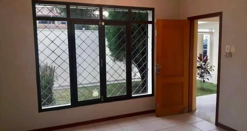 Casa com 2 quartos à venda na Rua Mariano Moreira Cursino, Jardim das Nações, Taubaté