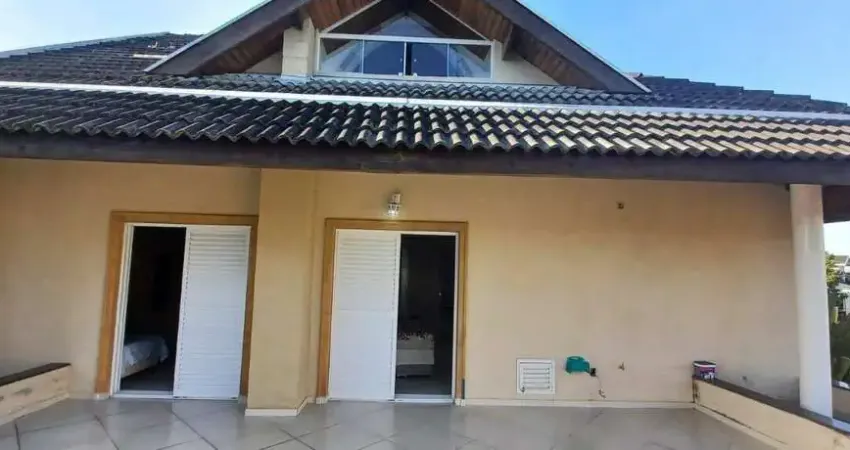 Magnífico Imóvel localizado no Condomínio Campos do Conde 2 Louvre