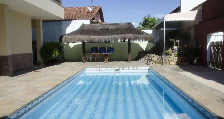 Casa com 8 dormitórios à venda, 804 m² por R$ 2.200.000,00 - Itaipu - Niterói/RJ