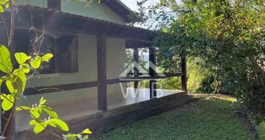 Casa com 2 dormitórios à venda, 1300 m² terreno, 160 m² construídos por R$ 690.000 - Pendotiba - Niterói/RJ