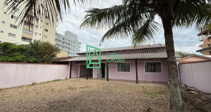 Casa à venda, 400 metros da praia, 4 Quartos, Gravatá, NAVEGANTES - SC