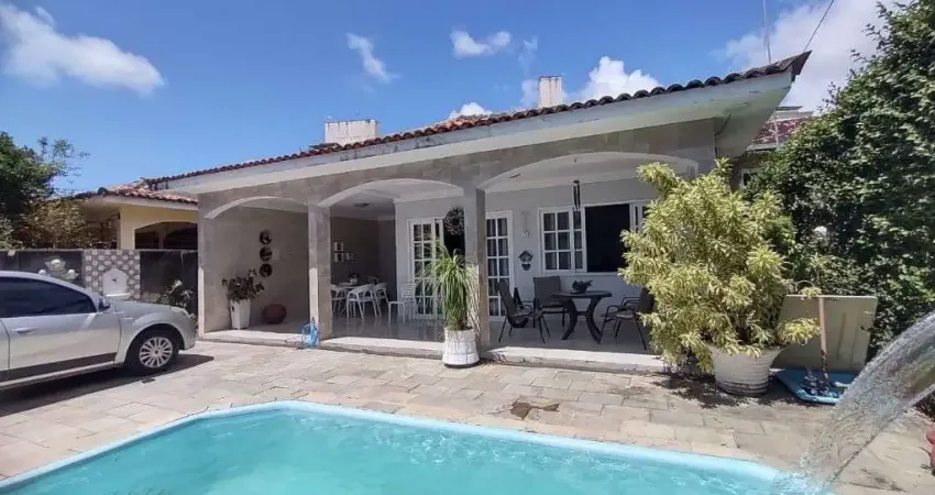 Casa de 240m² à venda, com 3 quartos (1 suíte), localizada em Candeias, Jaboatão dos Guararapes - Pernambuco.