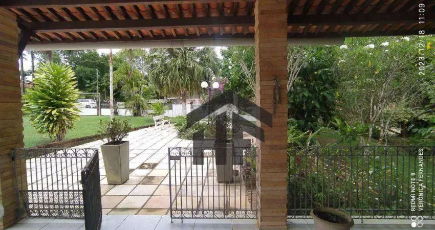 Casa de 400m² à venda, com 4 suítes, localizada em Aldeia, Paudalho - Pernambuco.