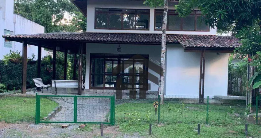 Casa de 230m² para alugar, com 3 quartos (1 suíte), localizada em aldeia, camaragibe - pernambuco.