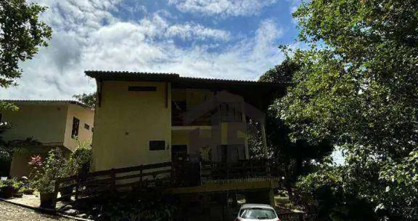 Casa de 349m² à venda, com 6 quartos (1 suíte), localizada em Aldeia, Camaragibe - Pernambuco.,