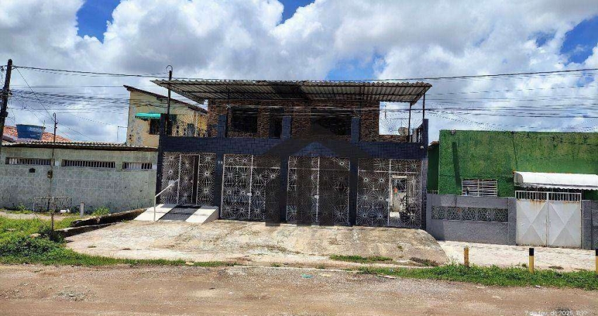Casa de 2 pavimentos, 272m² construída, com 4 quartos, localizada em Afogados, Recife - Pernambuco.