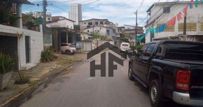 Casa Residencial ou Comercial, no terreno de 338m², com 5 quartos, localizada no Alto do Mandú, Recife - Pernambuco.