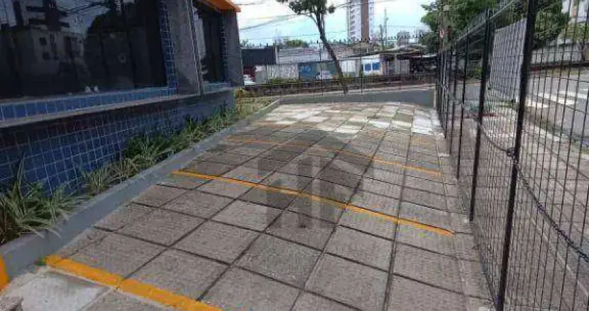 Prédio Comercial de 320m² para alugar ou vender, com 2 pavimentos, Localizado no Prado, Recife - Pernambuco.