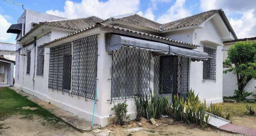 Casa de 2 pavimentos, 3 quartos para alugar, de 490m², localizada no poço da panela, recife - pernambuco.
