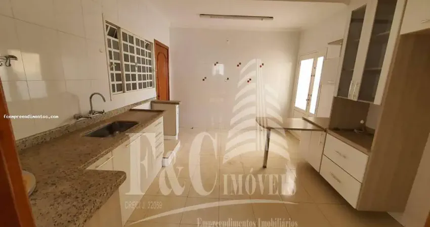 Casa para Venda em Araras, Centro, 3 dormitórios, 1 suíte, 1 banheiro, 3 vagas