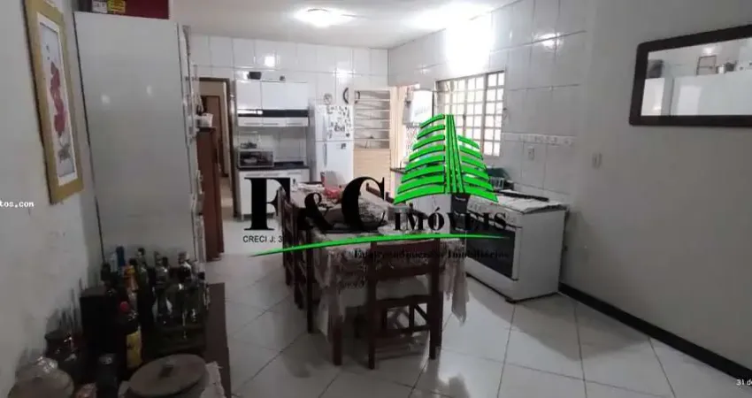 Casa para Venda em Araras, Parque das Árvores, 5 dormitórios, 1 suíte, 2 banheiros, 2 vagas
