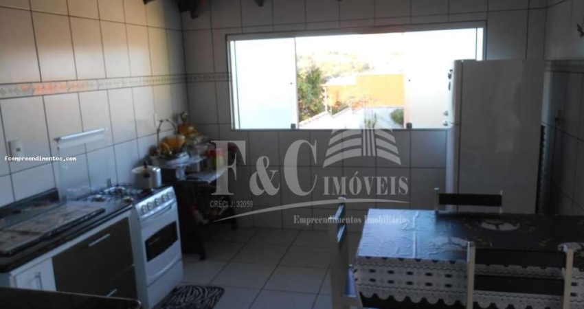 Casa para Venda em Alpinópolis, São Banedito, 2 dormitórios, 1 suíte, 2 banheiros, 2 vagas