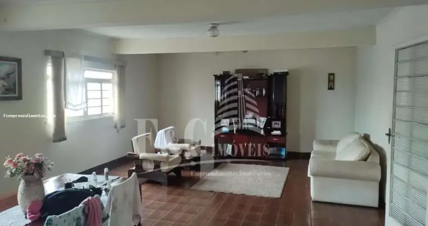 Casa para Venda em Limeira, Vila Camargo, 3 dormitórios, 3 banheiros, 6 vagas