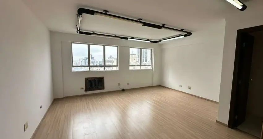 Sala comercial com 40m² reformada na Rua Riachuelo &#8211; Centro