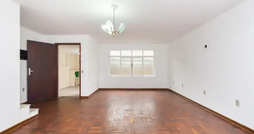 Sobrado para venda em Vila Alexandria com 3 quartos, sendo 1 suíte , 201m²