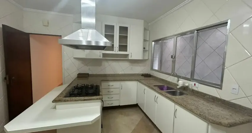 Casa com 3 quartos 2 vagas 1 suite à venda Vila Santa Catarina proximo a comercios da regiao 2 vagas