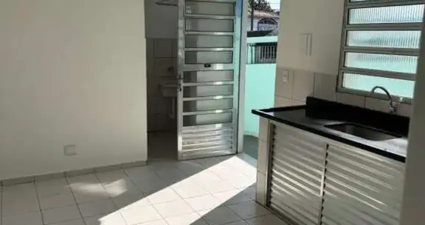 Casa com 2 quartos para alugar em Jaguaré, São Paulo