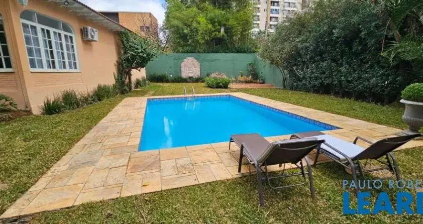 Casa em condomínio fechado com 4 quartos à venda na Alameda Rússia, Alphaville, Barueri