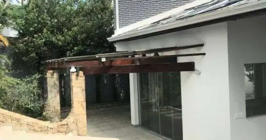 Casa em condomínio fechado com 4 quartos para alugar na Alameda Brasil, Alphaville, Barueri