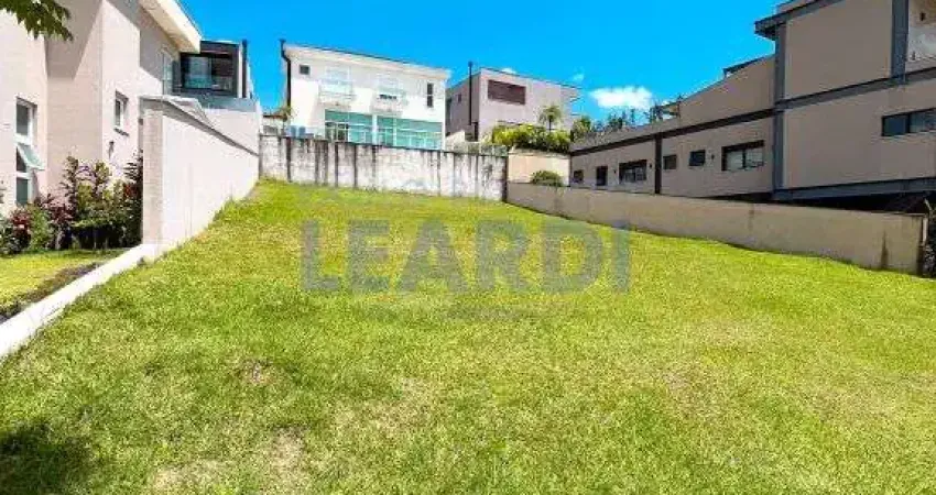 Terreno em condomínio fechado à venda na Rua Camille Pissarro, Tamboré, Santana de Parnaíba
