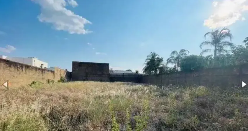 Terreno à venda na Rua das Rosas, Jardim Cuiabá, Cuiabá