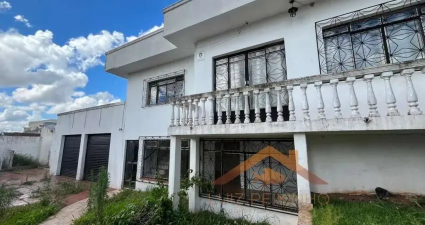 Casa para Locação em Cascavel, Parque São Paulo, 3 dormitórios, 1 suíte, 2 banheiros, 2 vagas