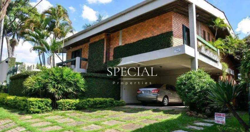 680 m², 5 dorm, sendo 4 suítes, 4 vagas – Casa ampla com áreas sociais generosas no Cidade Jardim