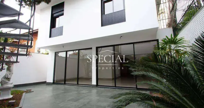 360 m², 3 dorm, sendo 2 suítes, 3 vagas – Sobrado renovado com lazer e pé-direito duplo na Granja Julieta