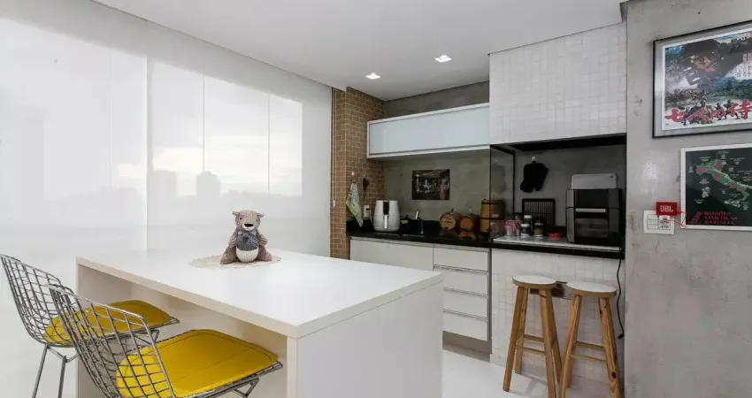 Único a venda no endereço mais desejado do Tatuapé, 4 dorms, 3 suítes e 3 vagas.