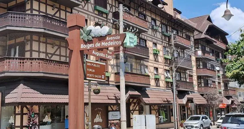 Apartamento à venda, 30m da rua Coberta no coração de Gramado..