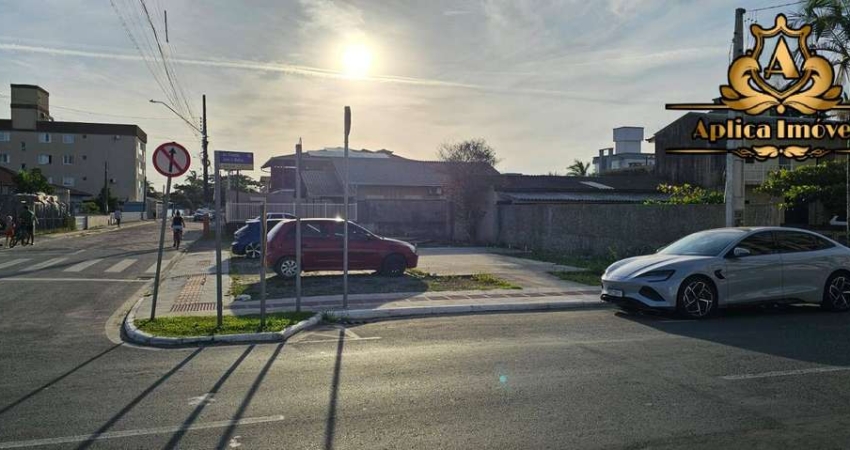 Terreno no bairro Meia Praia - Esquina com a Av Prefeito José Juvenal Mafra