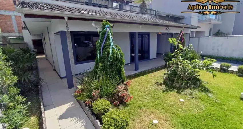 Casa no centro de navegantes - apenas 150m do mar - 4 quartos - averbada