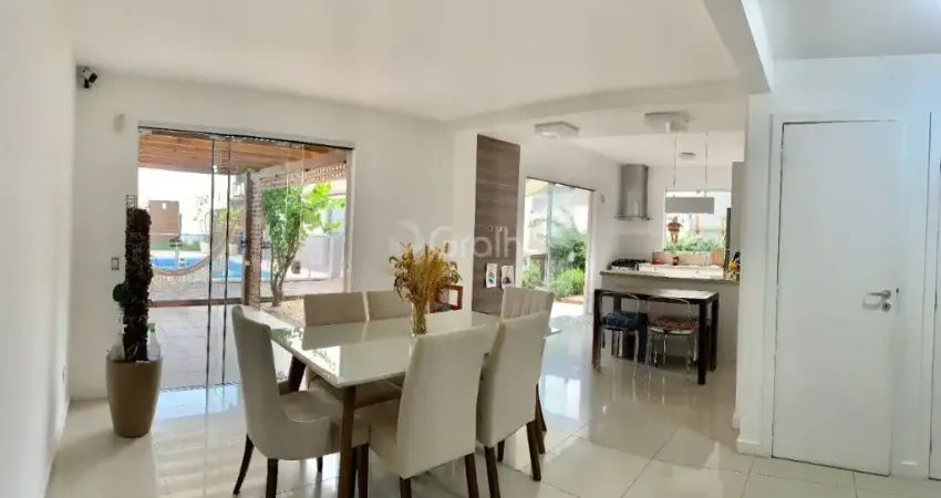 Casa Residencial de 233m² com 4 quartos no Estreito