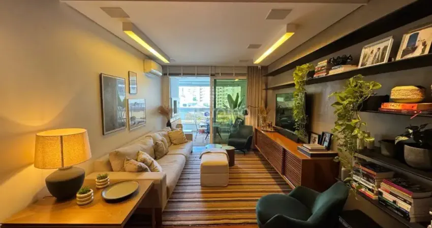 Apartamento de 126m² com 2 suítes na Beira-mar de Florianópolis