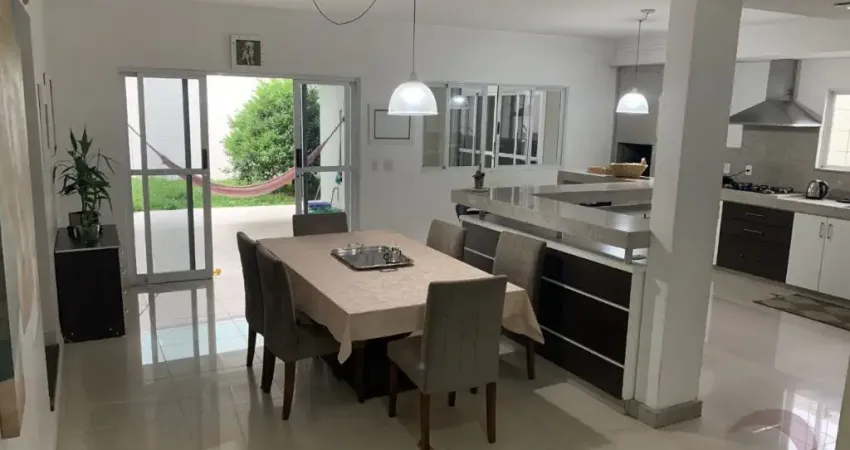 Casa com 4 quartos à venda no Estreito, Florianópolis 