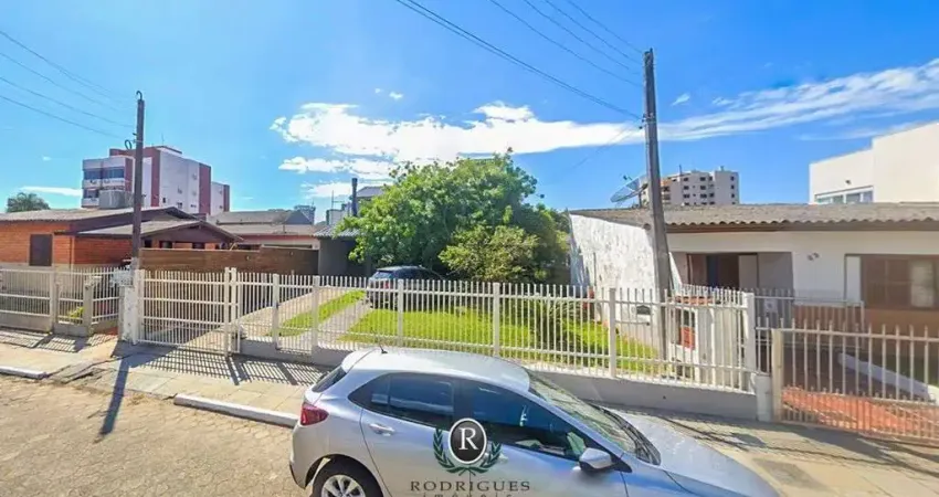Casa com 5 quartos à venda na Rua Francisco Teixeira, Centro, Torres