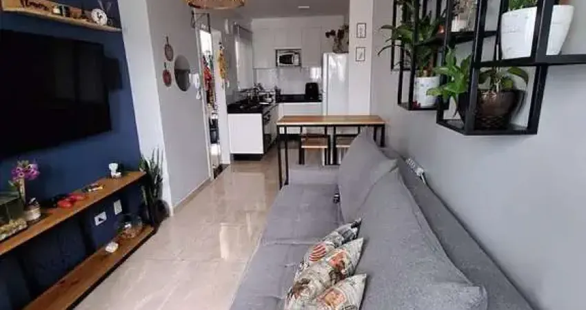 Casa de condomínio com 2 suites deposito e vaga de garagem coberta.