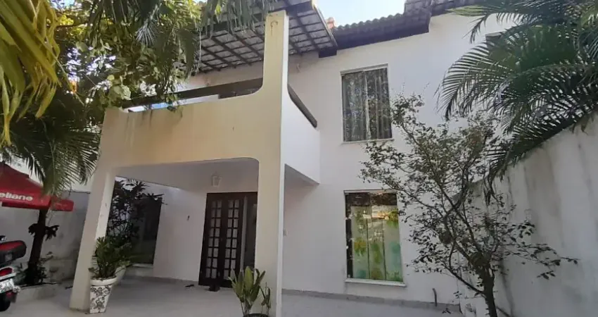 Cód. 282 Stella Maris Casa com 4/4 sendo um suíte e 2 Vagas